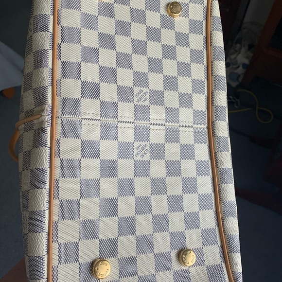 Louis Vuitton Damier Azur Figheri GM Bag - Picture 6 of 13